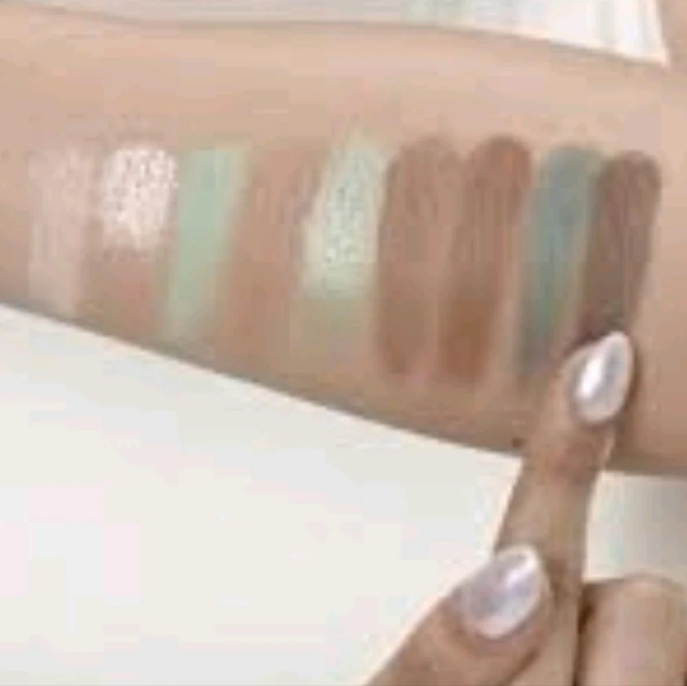 NWT YC Collection Selah Eyeshadow Palette